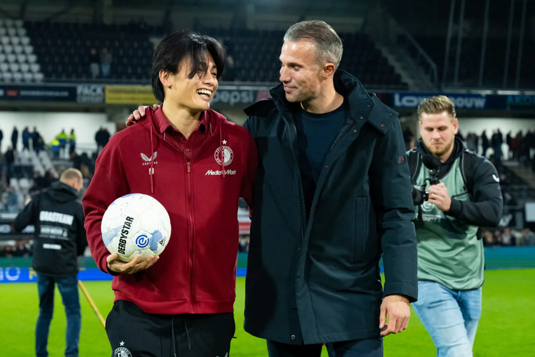 Van Persie onderbouwt steun aan worstelende Ueda met anekdote over Ferguson