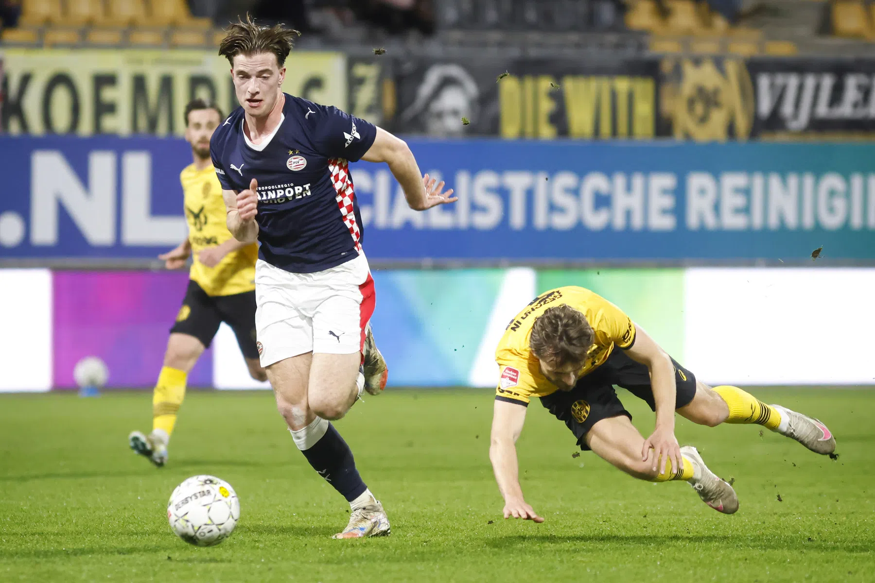 Jong PSV maakt Roda JC het leven zuur
