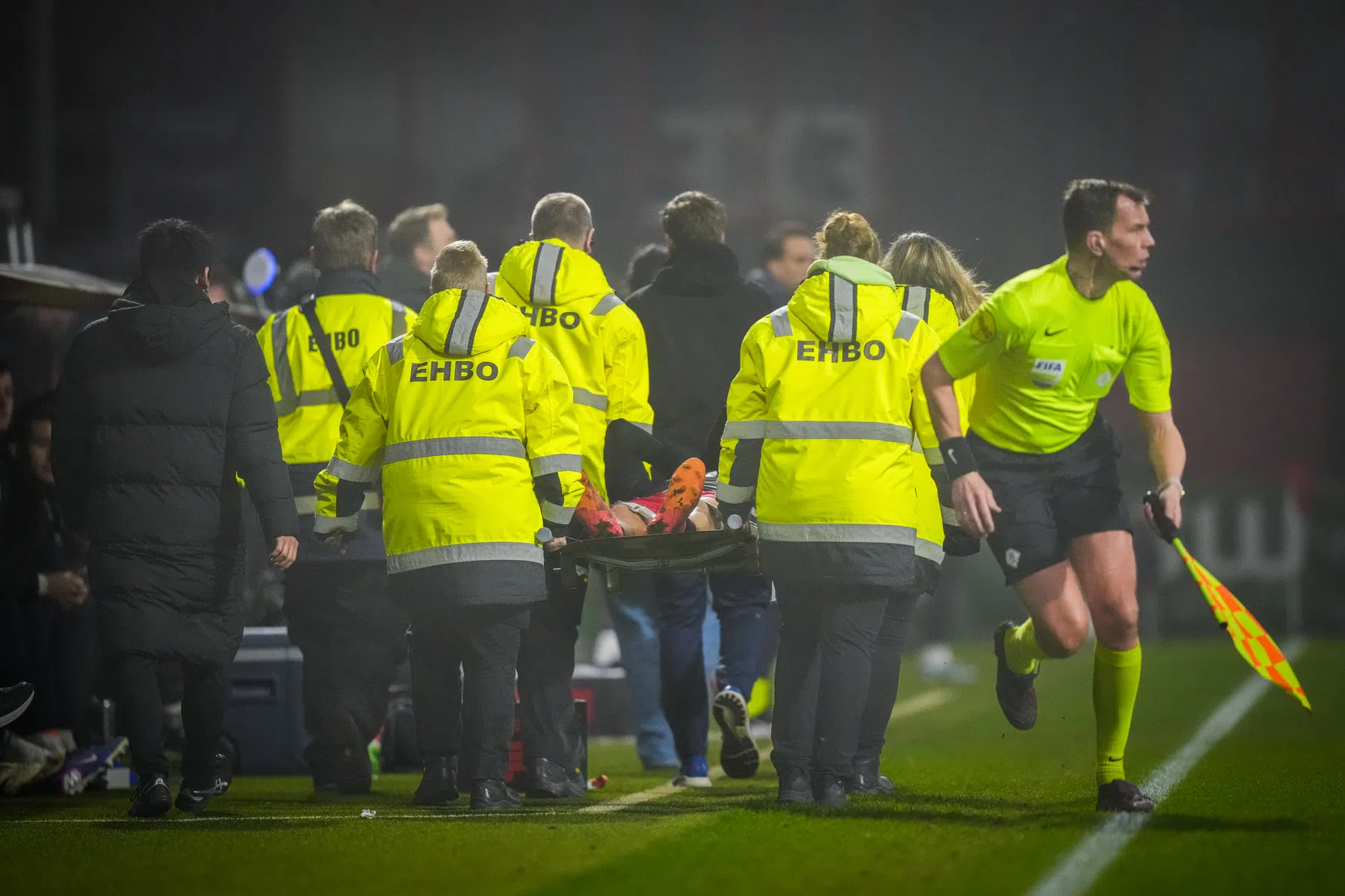 Ogenschijnlijke horrorblessure smet op leuk duel tussen Excelsior en Heerenveen