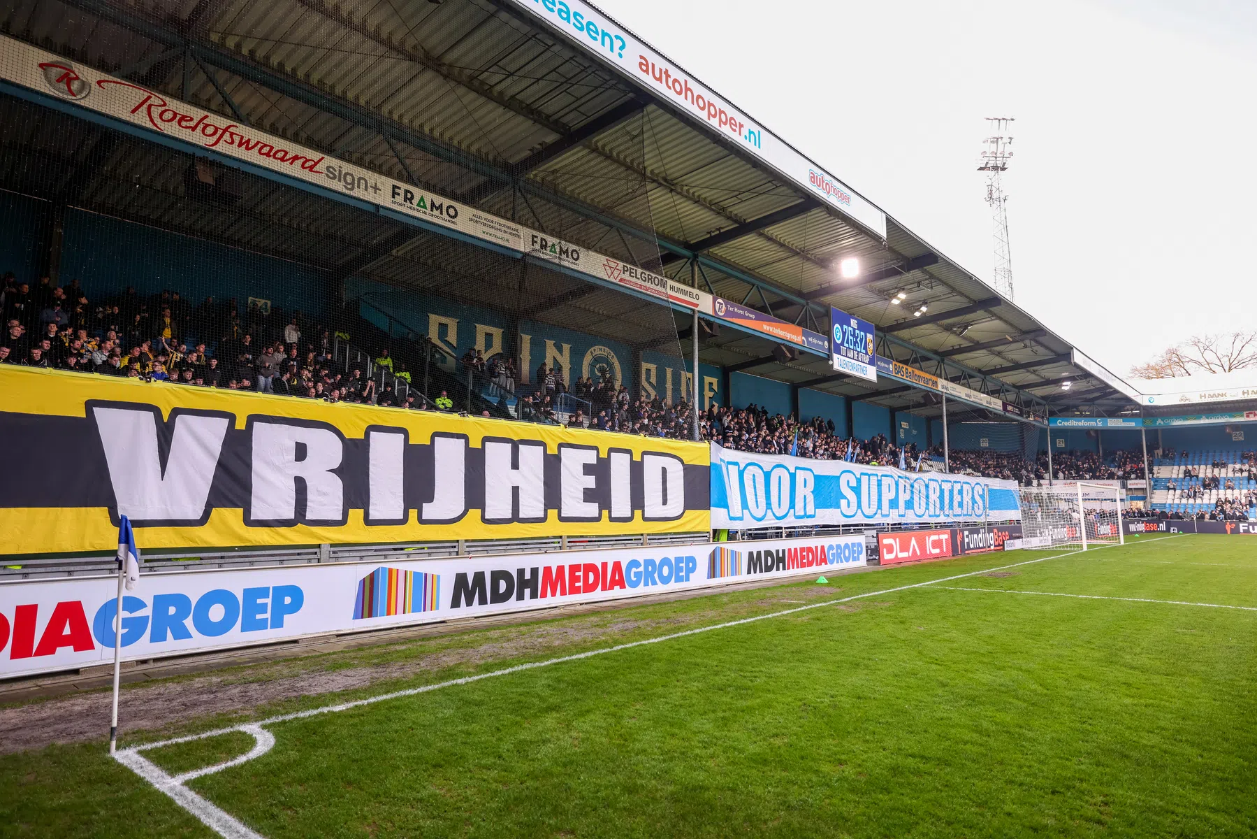 Zeldzaam: De Graafschap en Vitesse voeren samen actie tegen collectieve straffen
