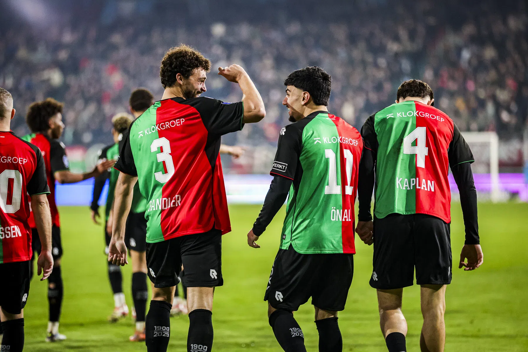 NEC wervelt door en hijgt Feyenoord weer in de nek na klinkende zege op Volendam