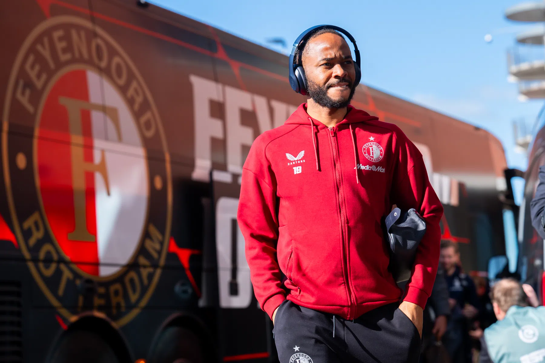 Sterling maakt basisdebuut voor Feyenoord tegen NAC Breda