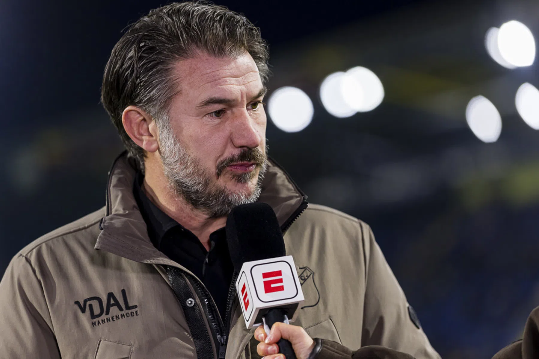 Hoefkens: 'Situatie NAC is penibel, maar soms is het beter om te jagen'