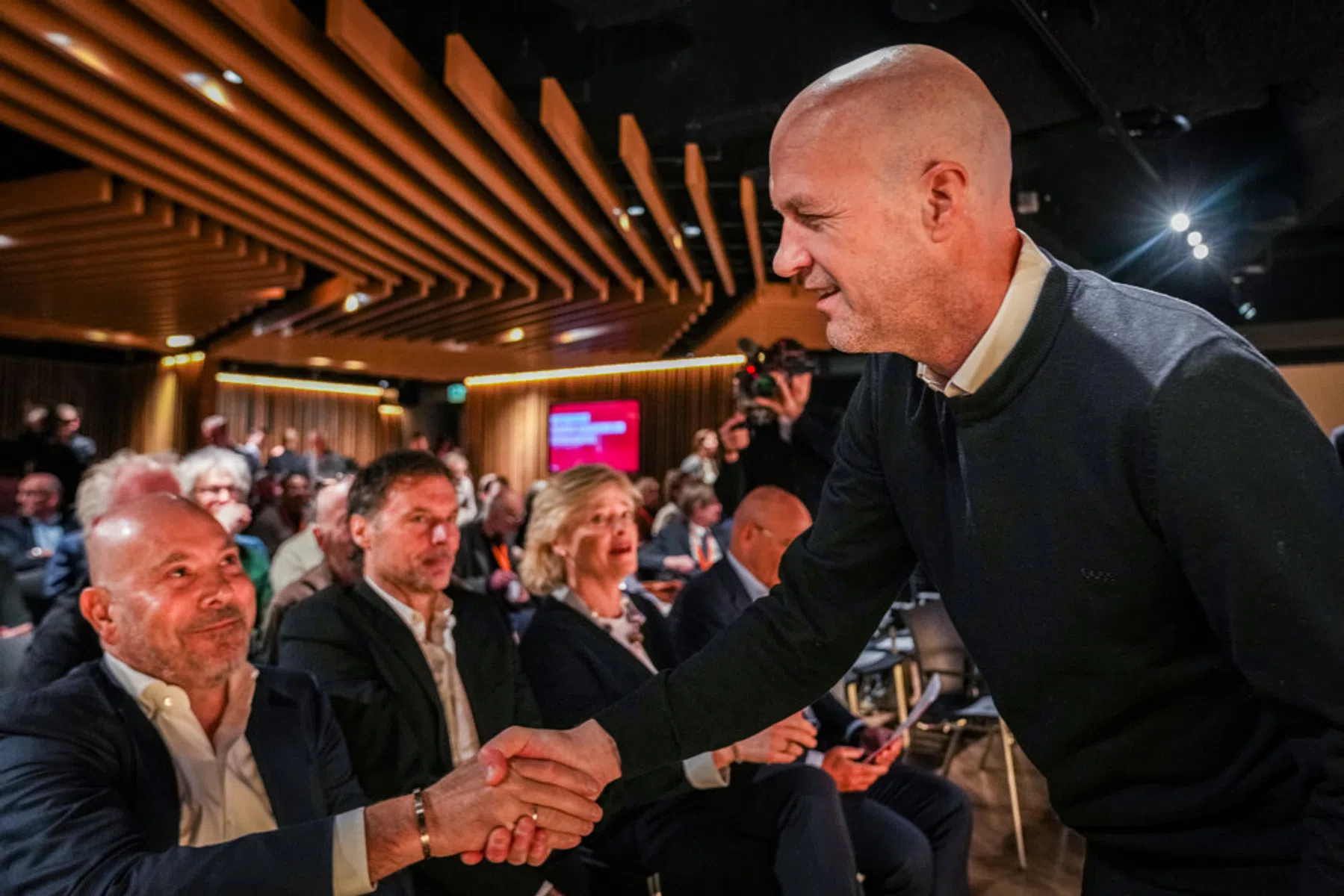 Ajax maakt aanstelling rvc en nieuwe status van Cruijff helemaal officieel