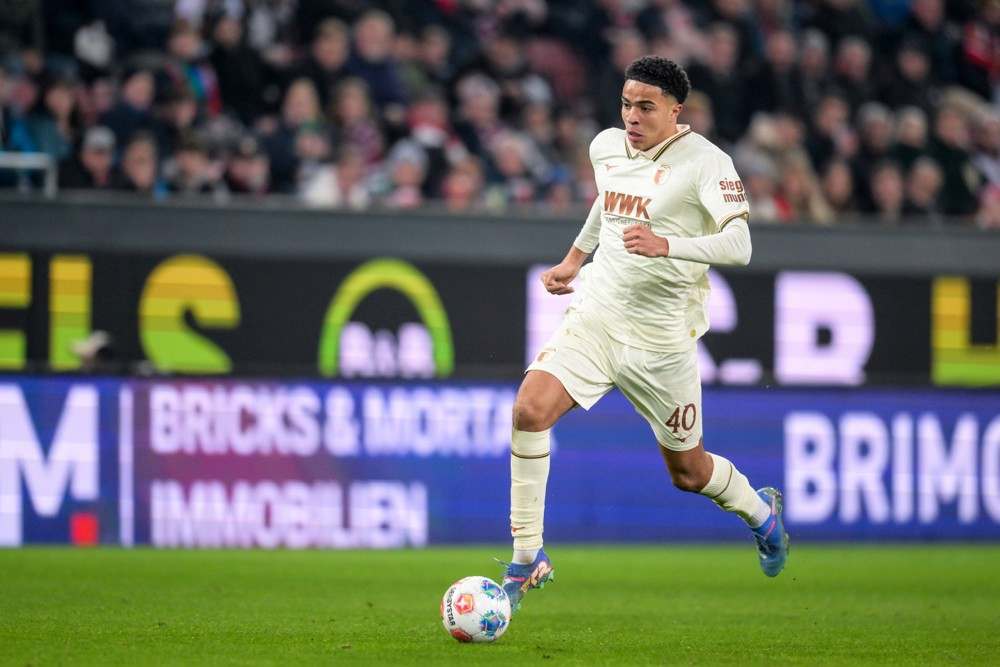 Het grote Augsburg-talent dat veel leert van Jeffrey Gouweleeuw