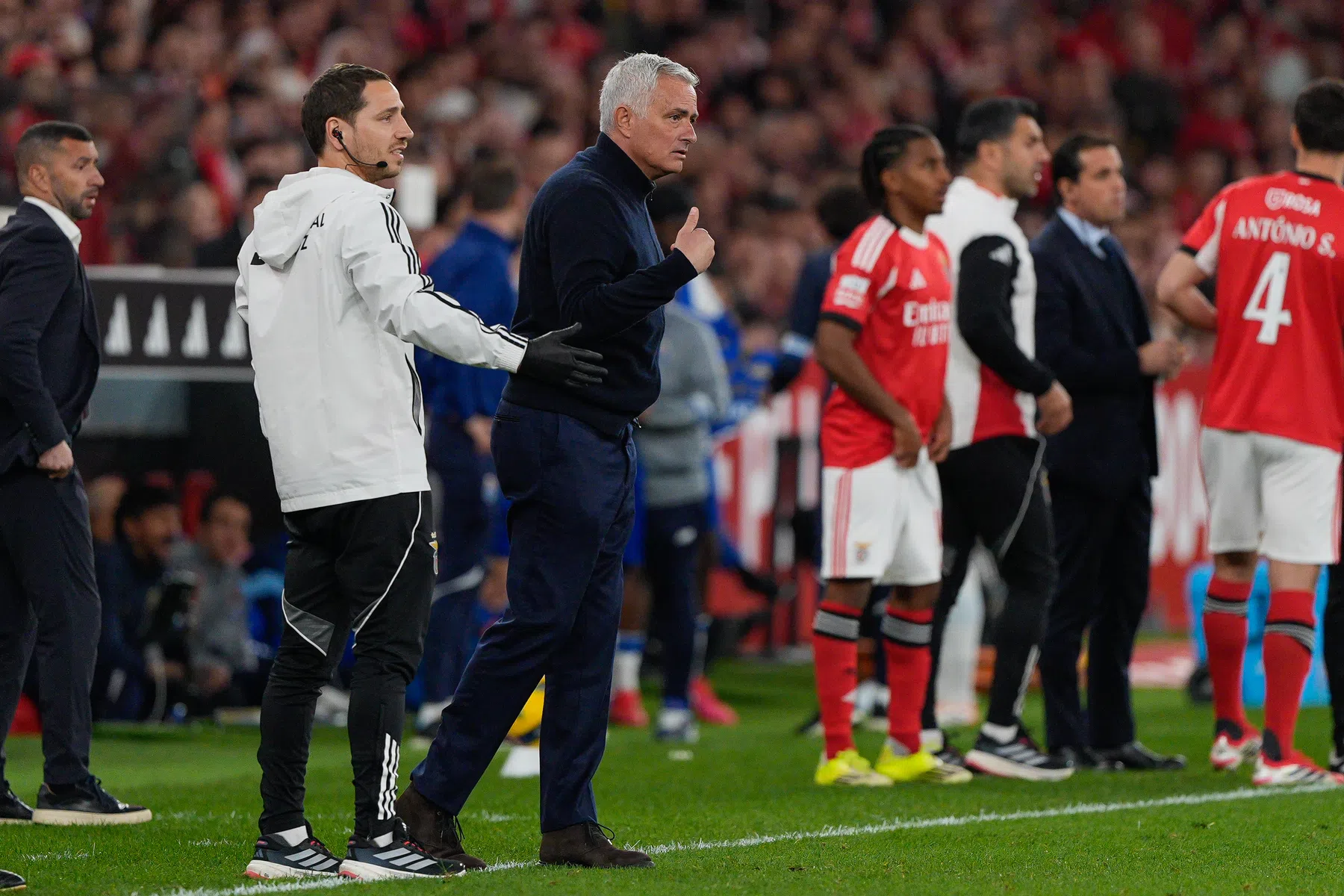 Mourinho botst met assistent Farioli: 'Hij noemde me een verrader'