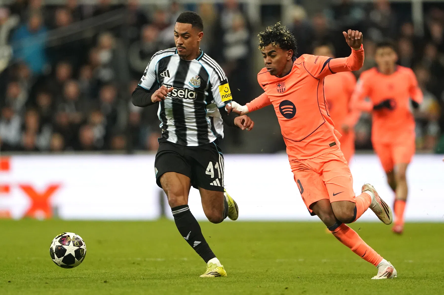 Barça zwijnt met gelijkspel in Newcastle na penalty in extremis
