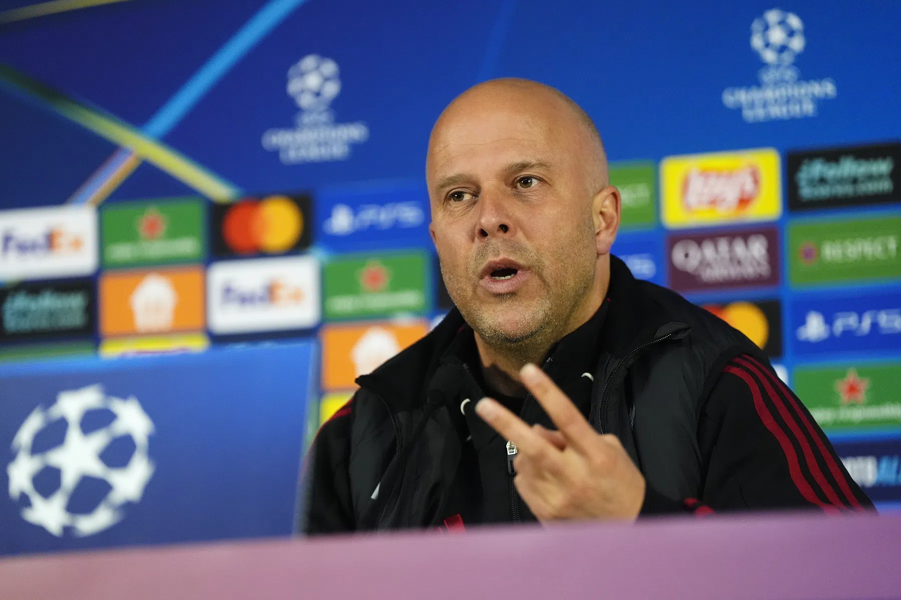 Slot stipt verschil aan tussen Galatasaray en Liverpool: 'Kunnen wij van leren'