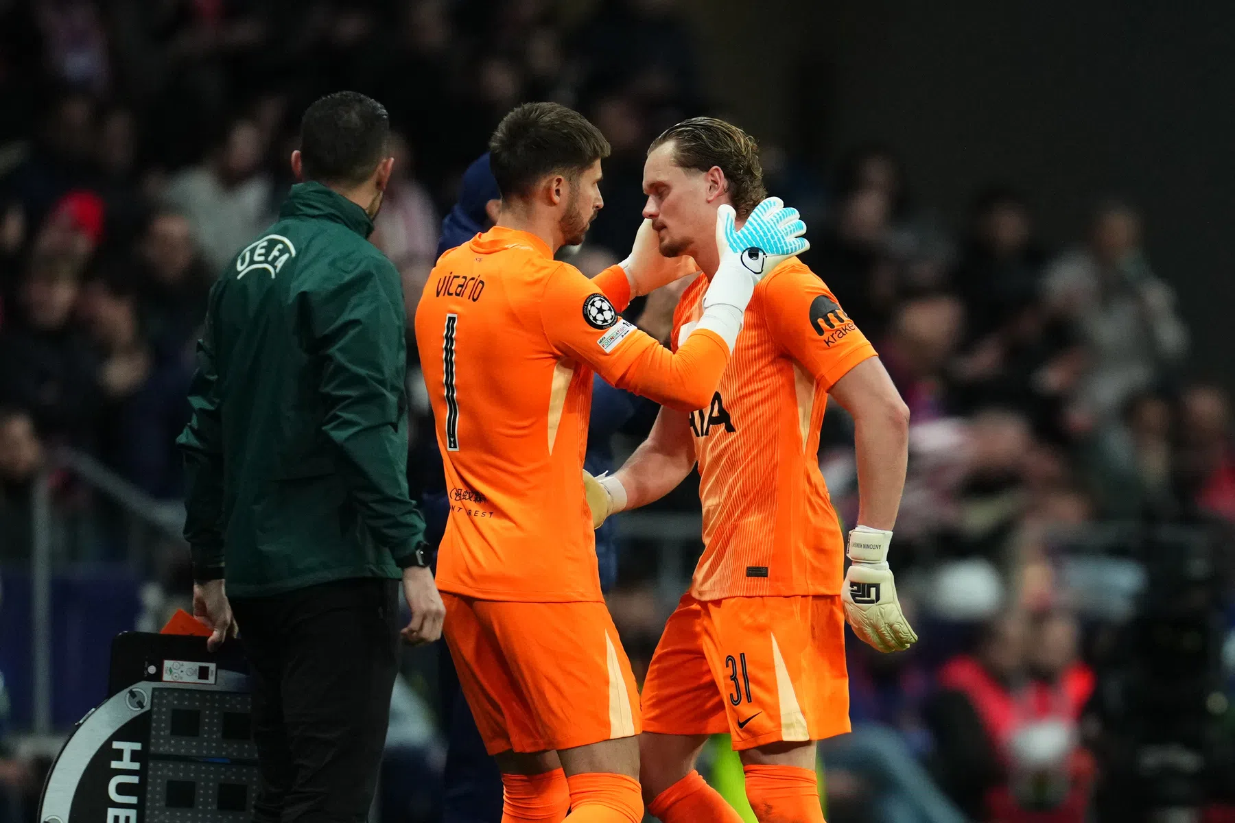 Steun voor gewisselde Spurs-goalie: 'Tudor heeft zijn carrière vermoord'
