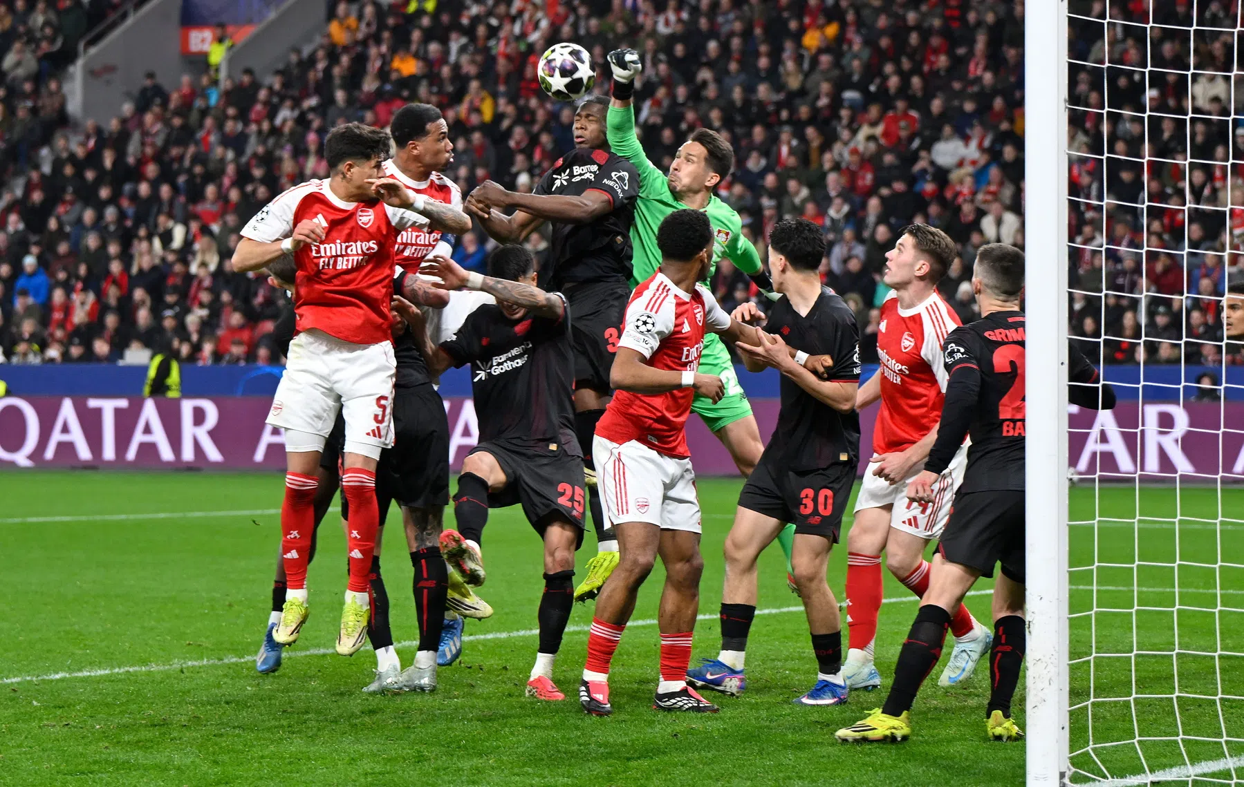 Schlemiel Tillman helpt Arsenal in slotfase aan remise in Leverkusen