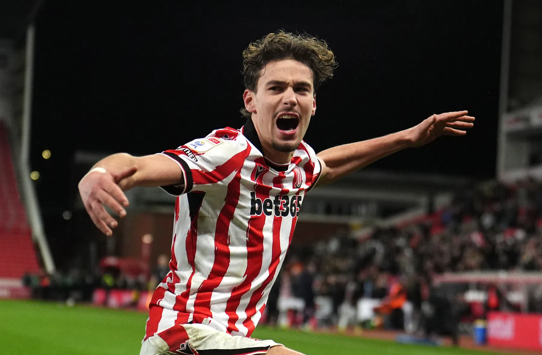 Engelse media zien reden tot optimisme na eerste Championship-goals van Smit