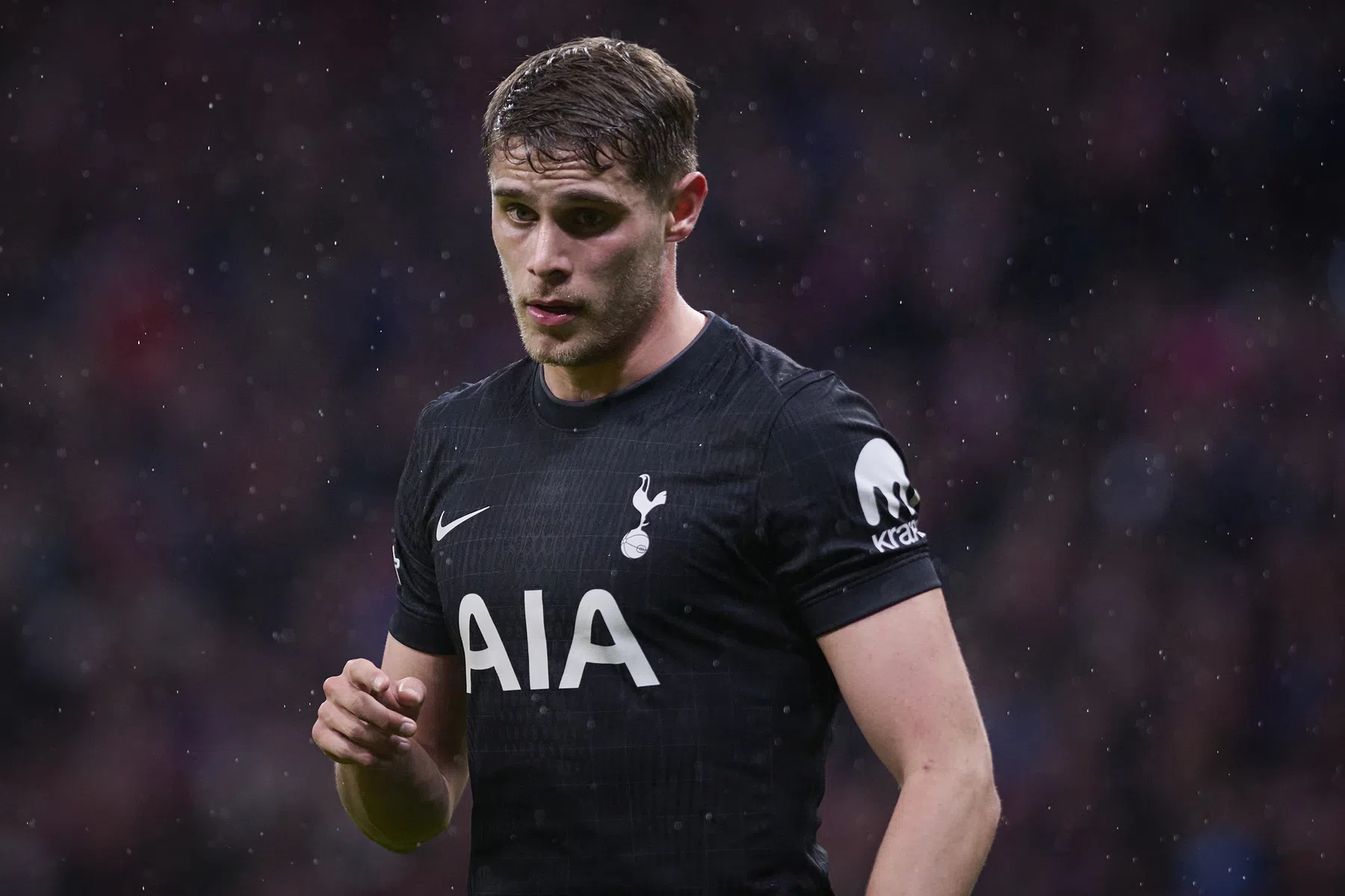 Van de Ven met Spurs door gitzwarte periode: 'Kijk niet meer op mijn telefoon'