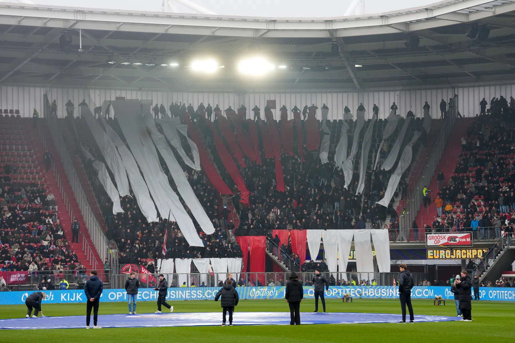 AZ begint in eigen huis als favoriet aan achtste finale Conference League