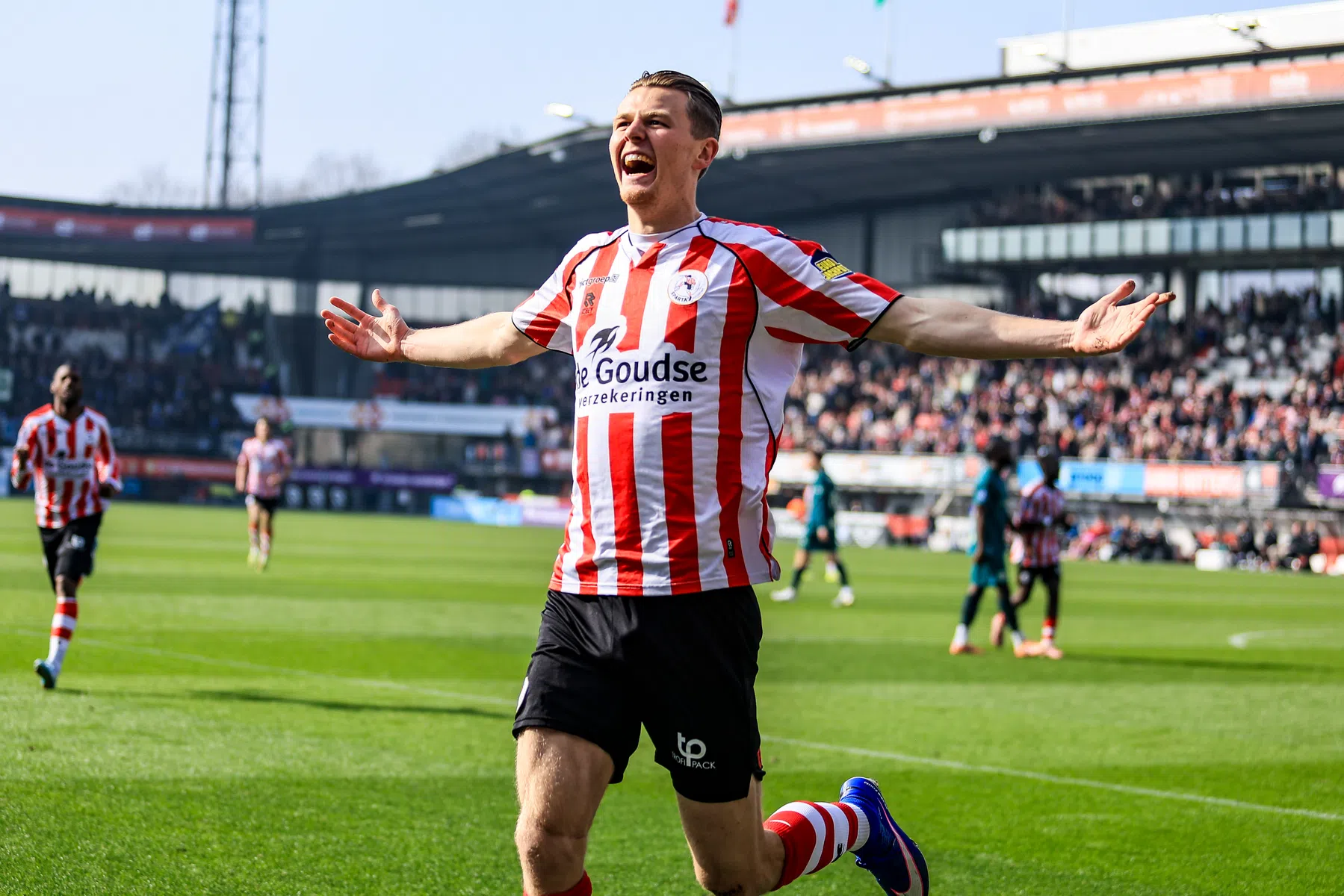 Scorende Zonneveld blij met stap naar Sparta: 'Kijk naar Resink'