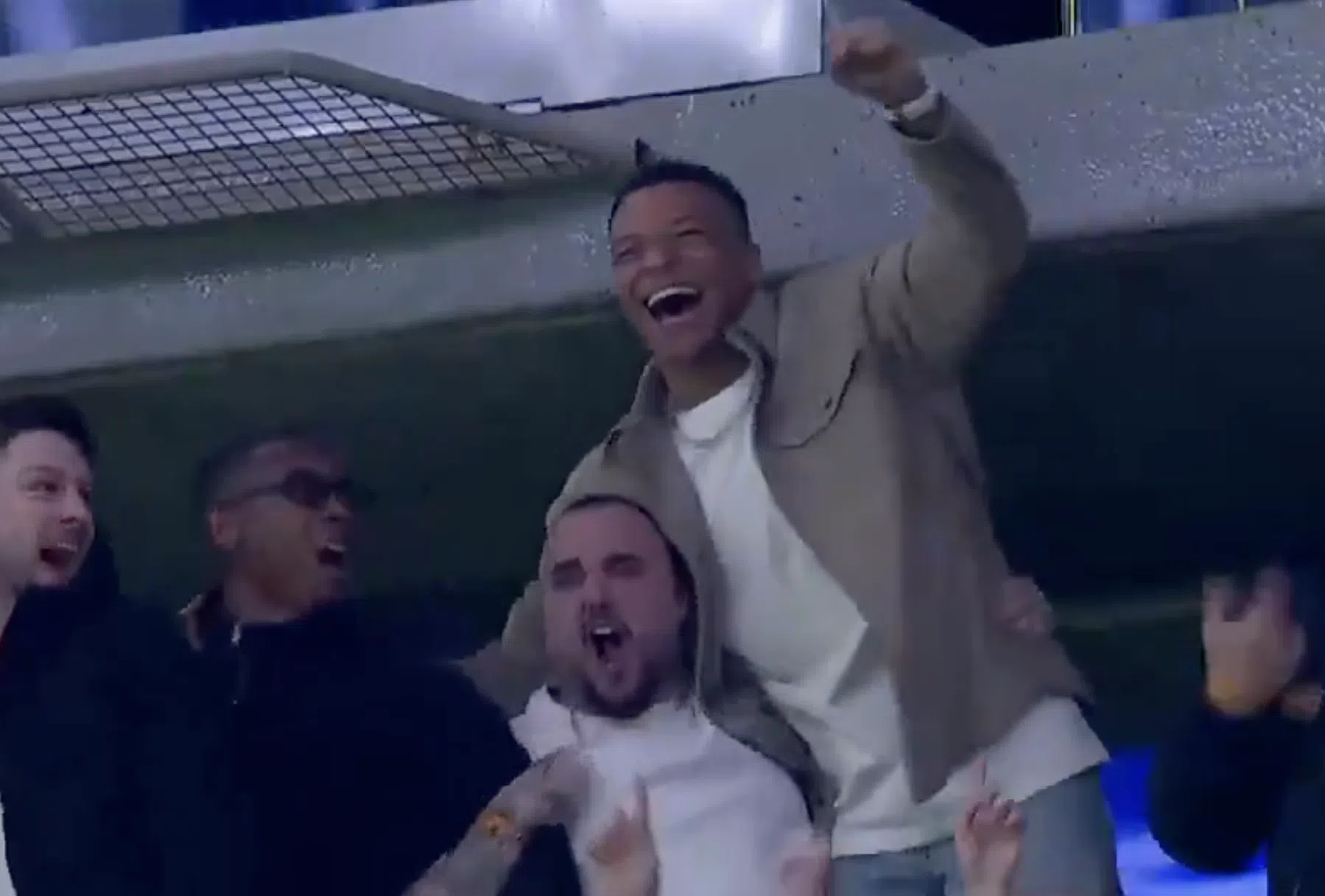 Mbappé en Rodrygo door het dolle heen na hattrick Valverde