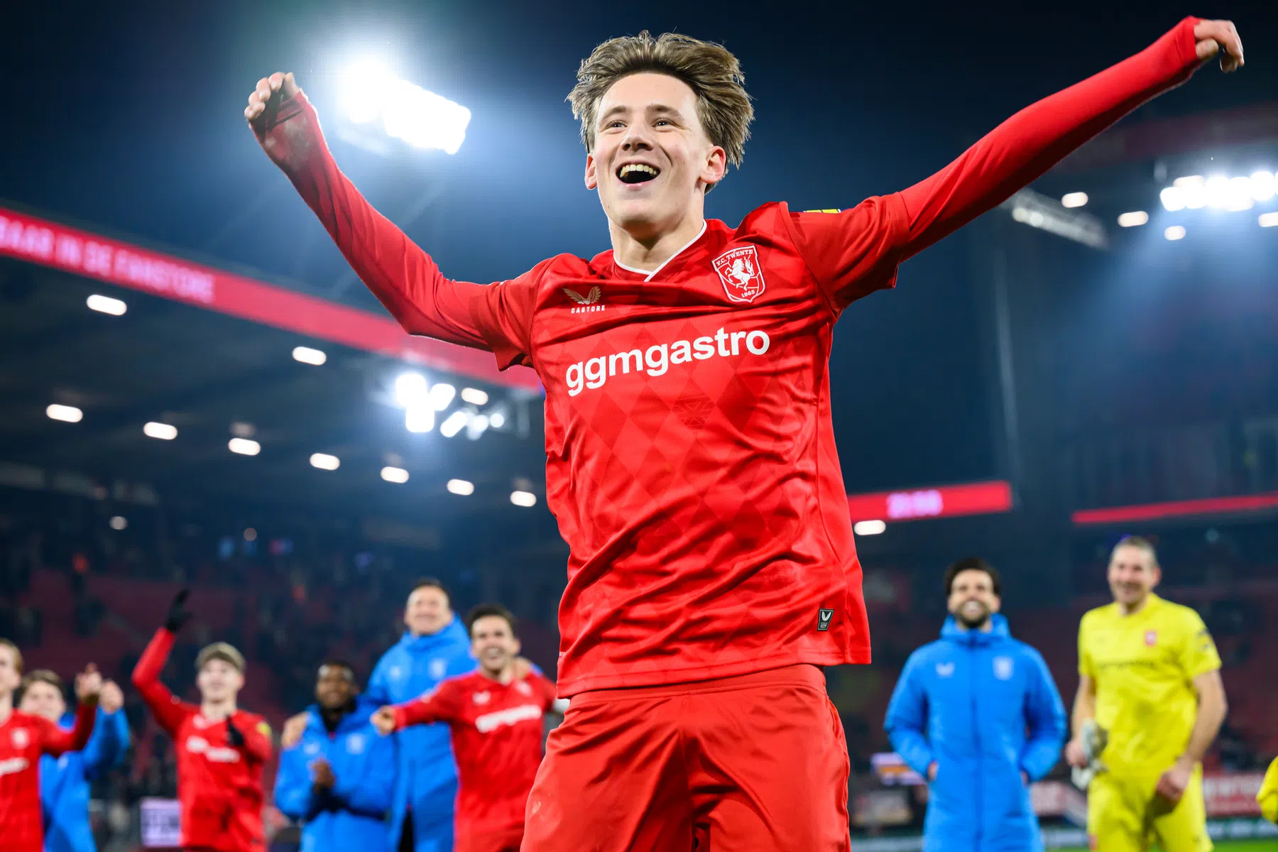 Ten Hag blij met profcontract FC Twente-debutant: 'Een groot talent'
