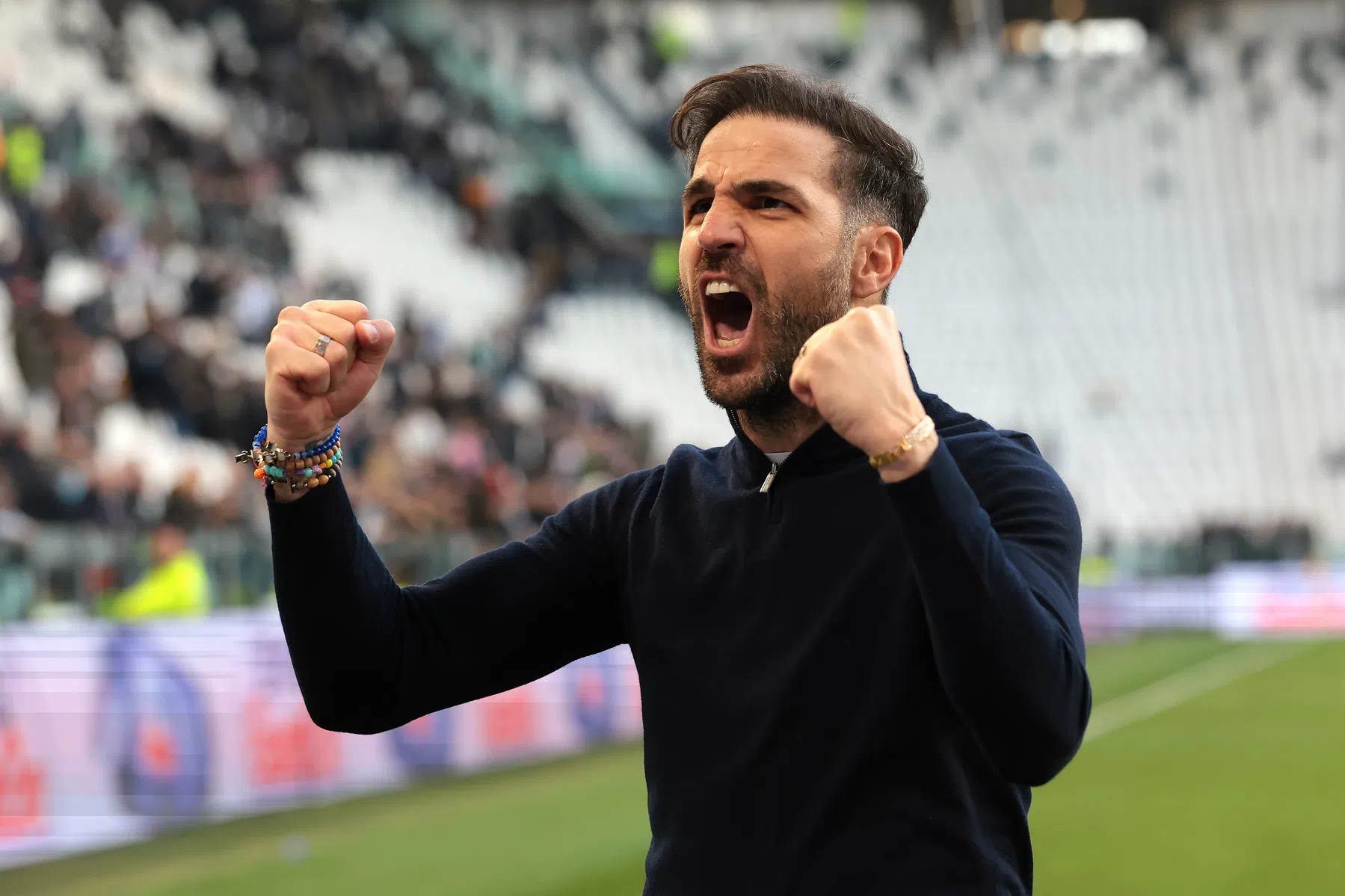 Fabregas wordt boos als Como-spelers over Champions League praten