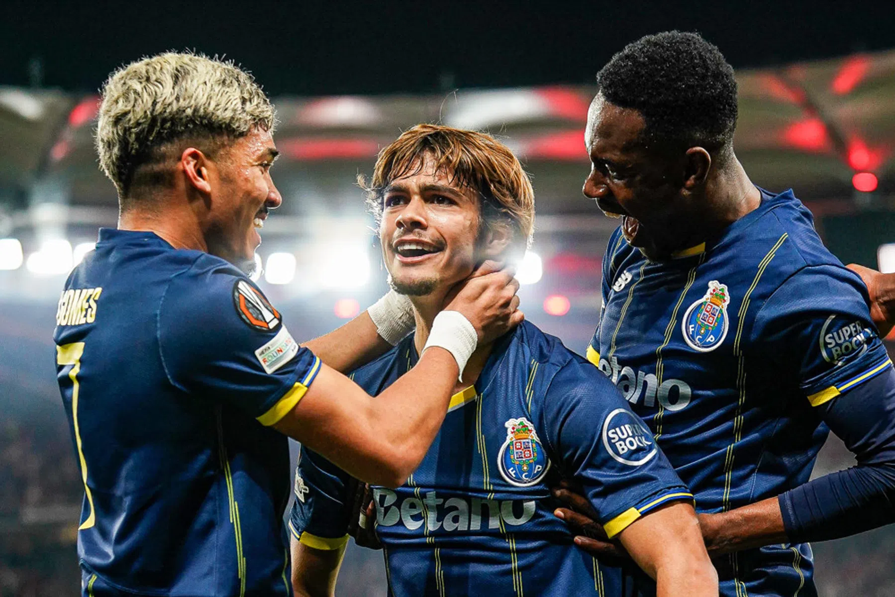 Blijdschap in Portugal: 'Groot contrast met zwakke campagnes Nederlandse clubs'