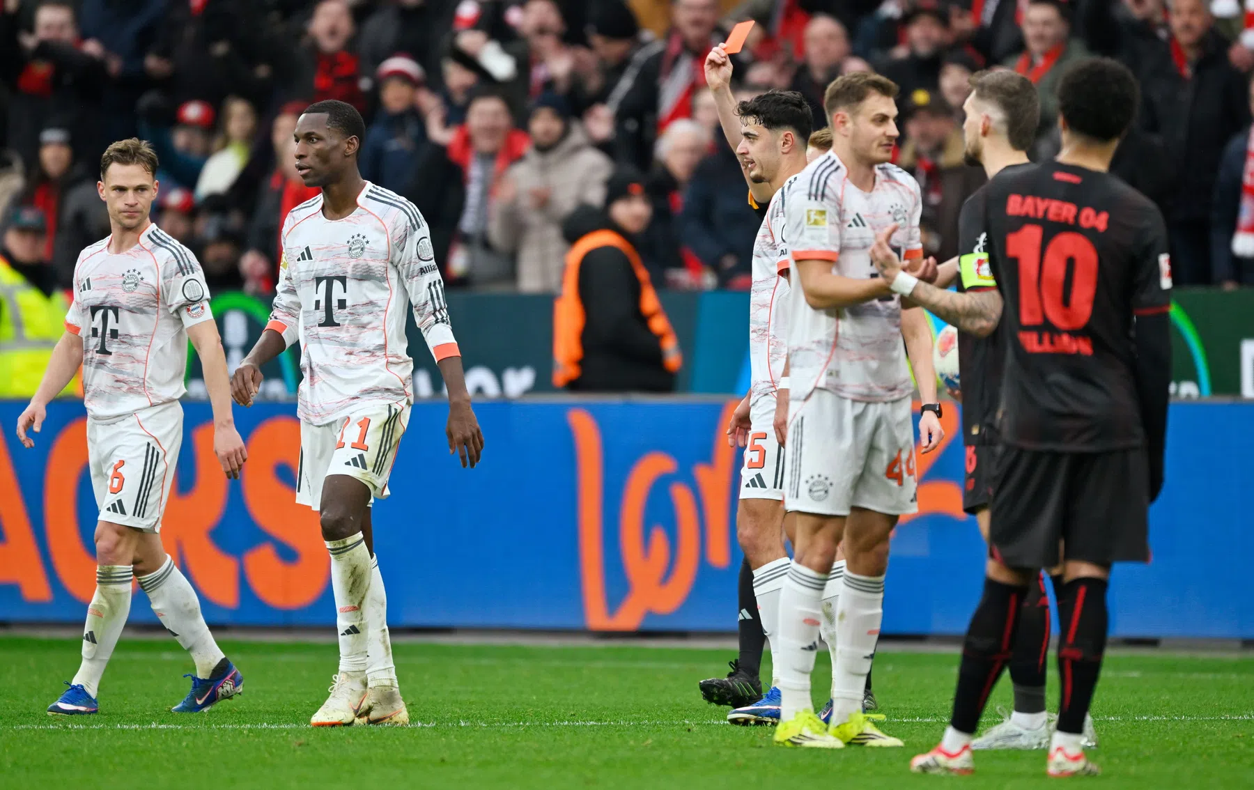 Bayern loopt rood aan: negental blijft overeind in Leverkusen