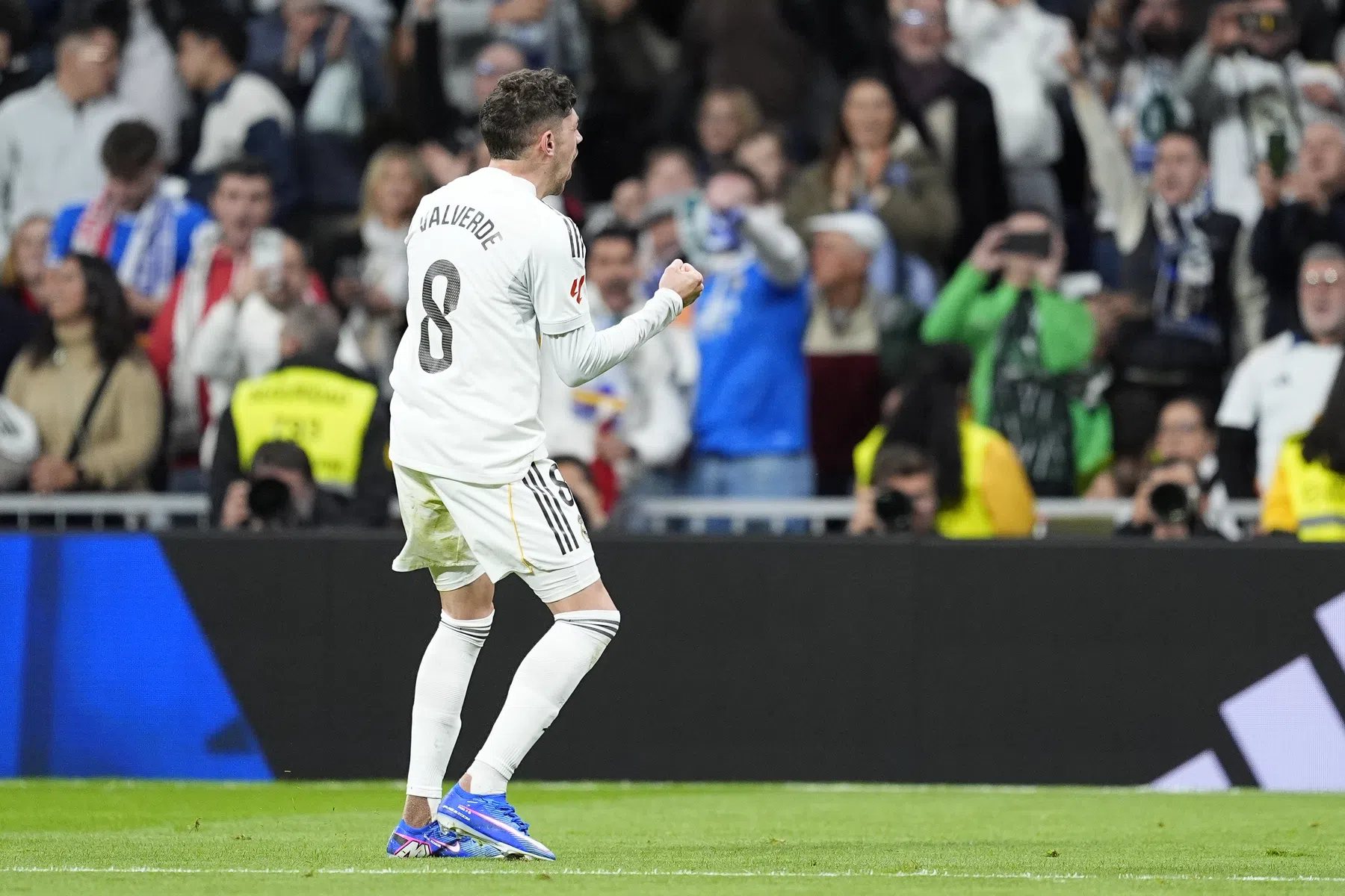 Huzarenstukje Guler en uitblinker Valverde helpen Real Madrid aan simpele zege