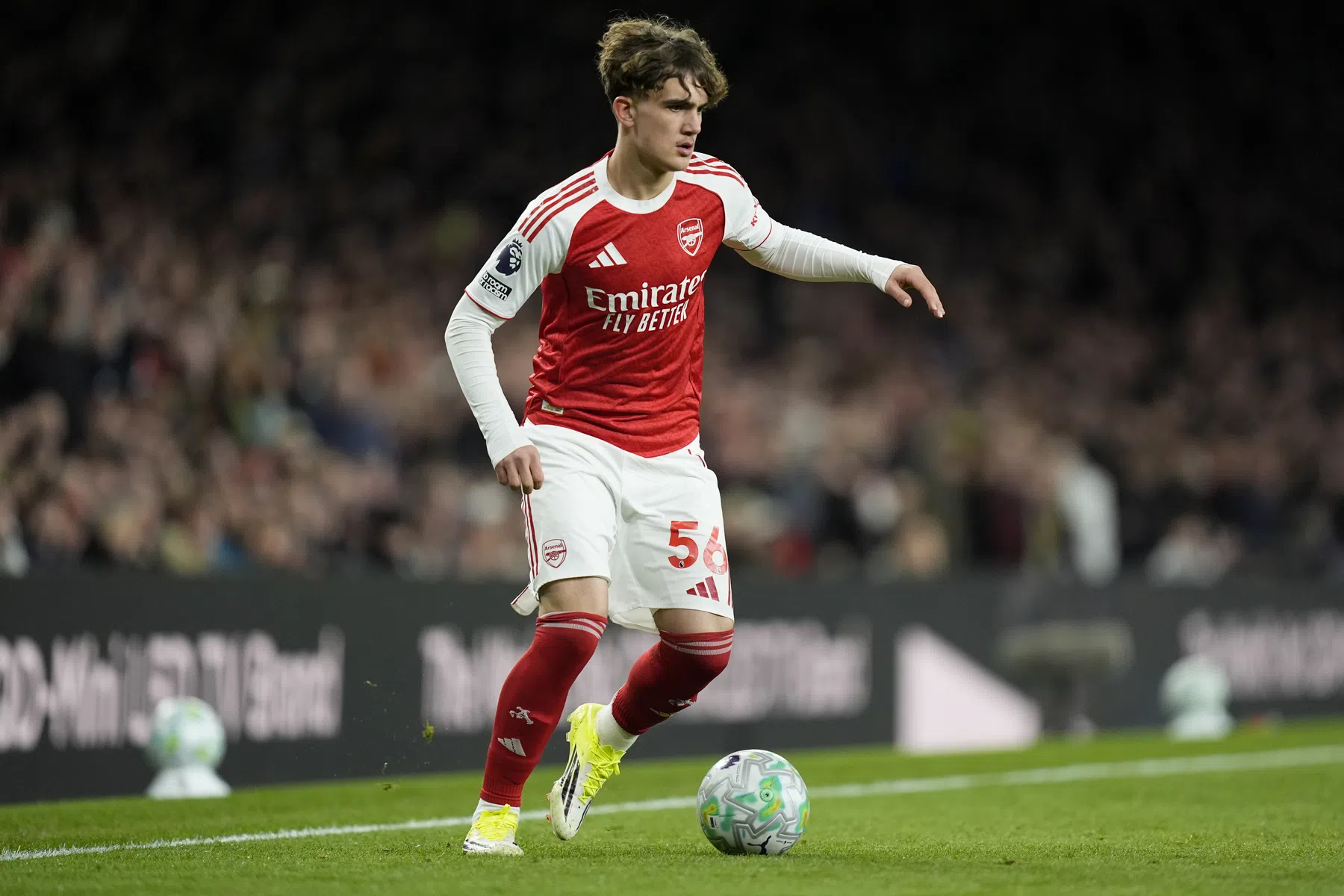 Pandemonium in het Emirates Stadium: Arsenal voorkomt misstap in laatste minuten