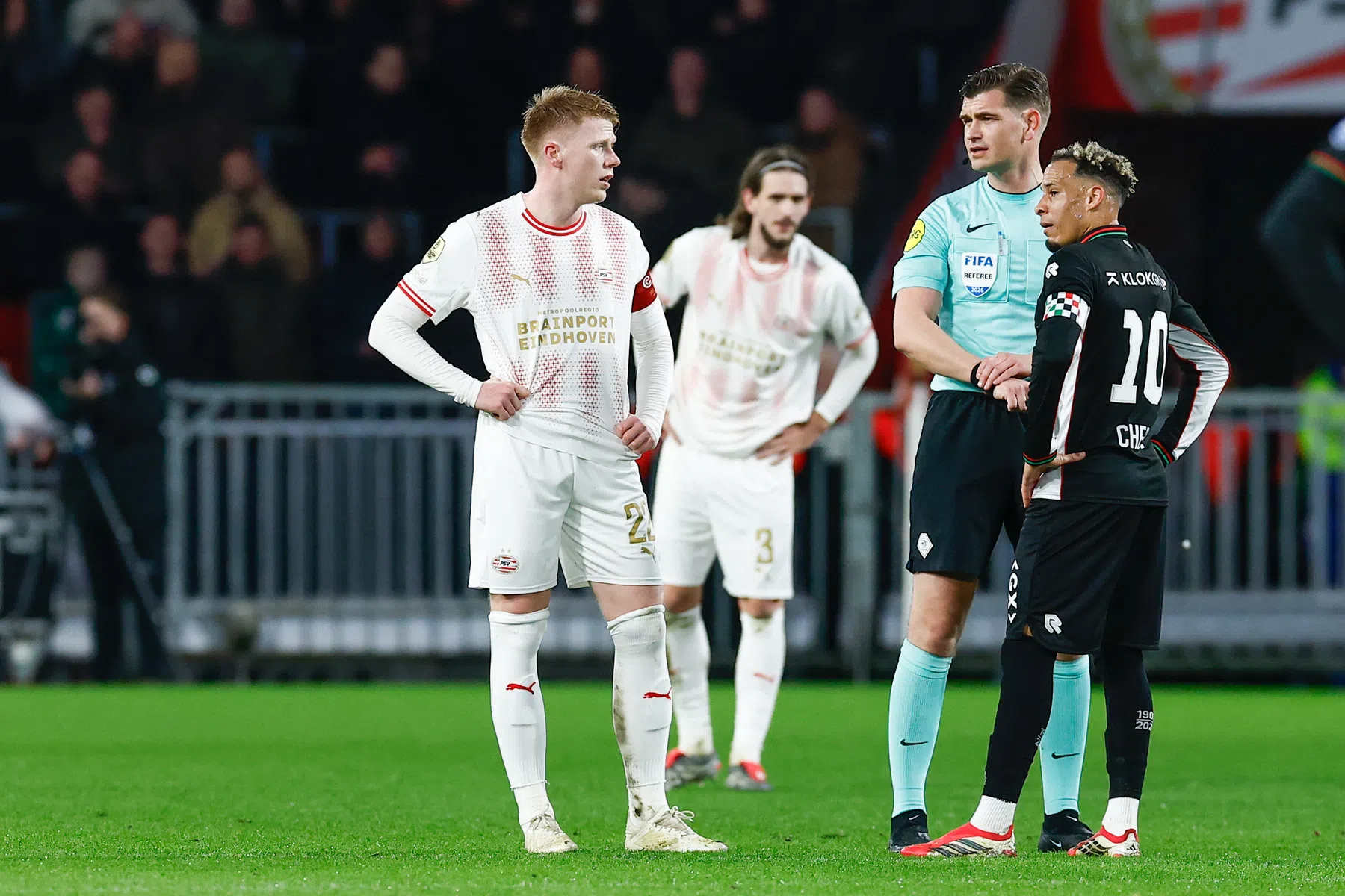 Schouten gaat in op aangepast strijdplan: 'Maar als je de goals zo weggeeft...'