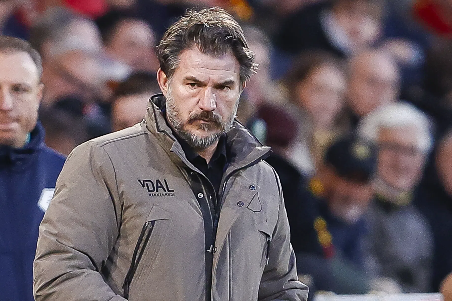 Hoefkens snapt ontslagvragen: 'Zou verbaasd zijn als het niet zo was'