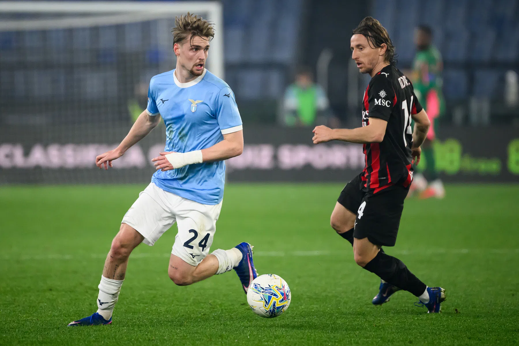 AC Milan verzuimt titelrace nieuw leven in te blazen: Lazio met Taylor te sterk