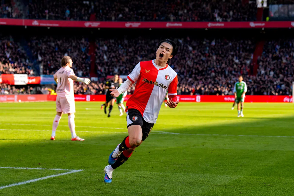 'Ueda is by far de beste spits van de Eredivisie'