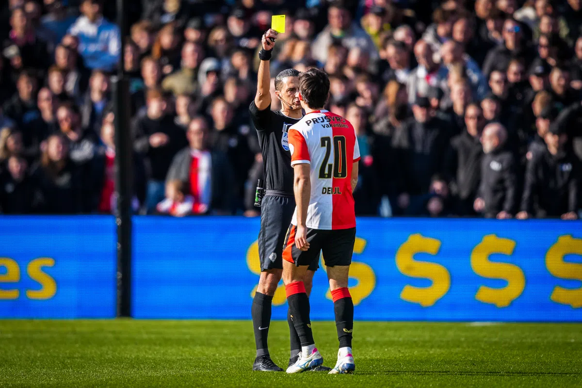 Deijl mist Ajax-thuis door schorsing: 'Ik zei: doe het alsjeblieft niet'