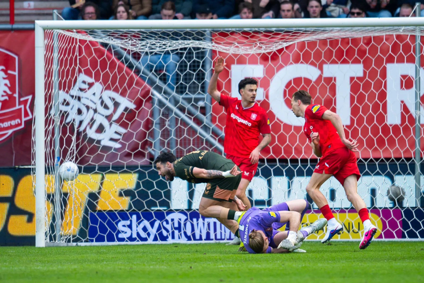 Opgeleefd Utrecht beëindigt ongeslagen reeks Twente met knappe zege