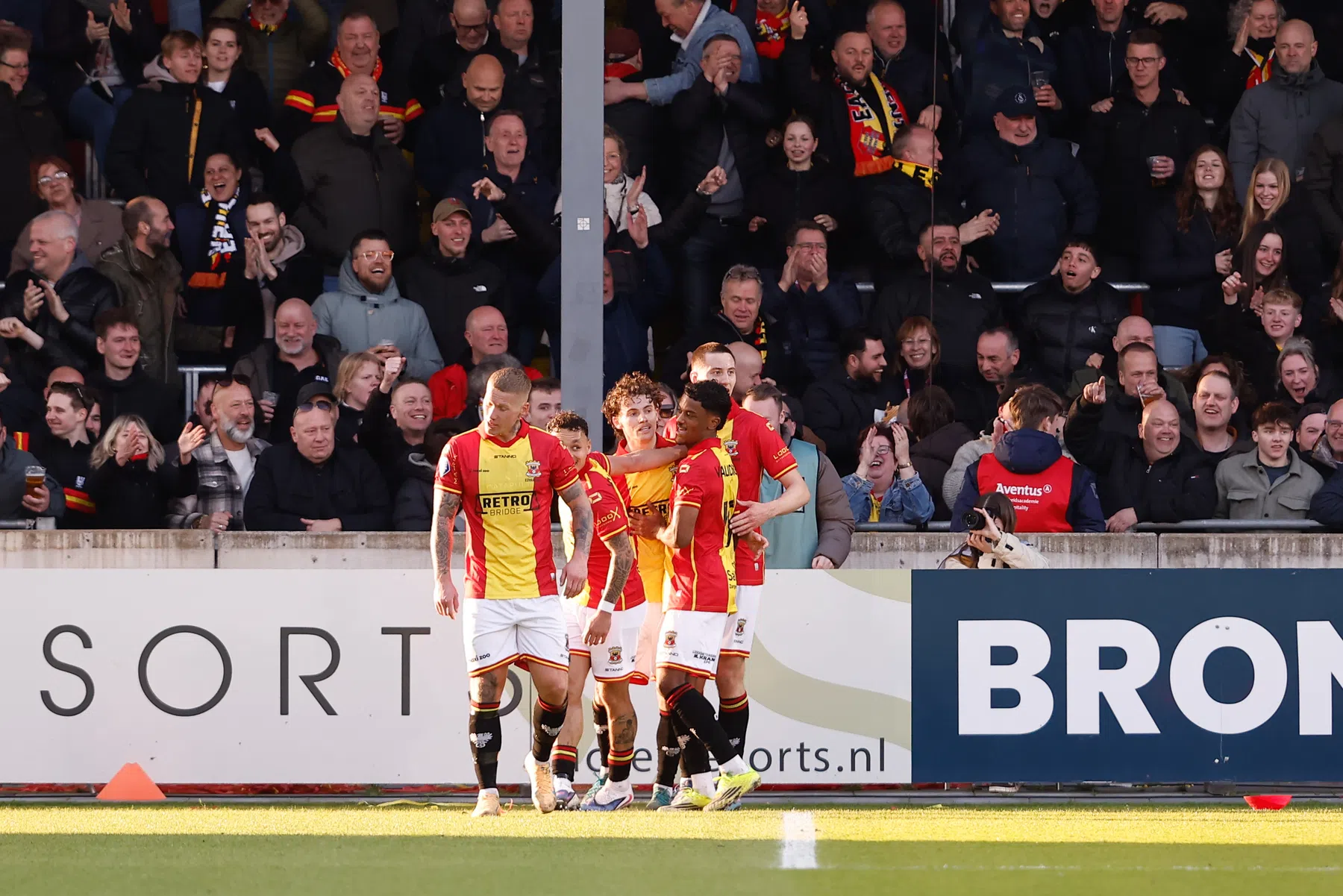 Go Ahead ruikt kansen na galavoorstelling: 'Play-offs zijn nog mogelijk'