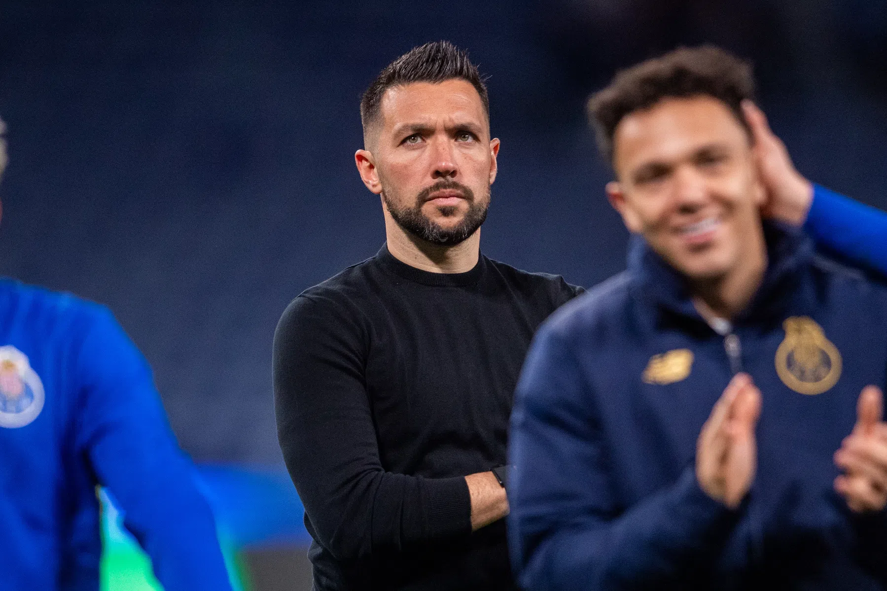 Farioli draagt overwinning op aan Thiago Silva: 'Maakt een moeilijke tijd door'