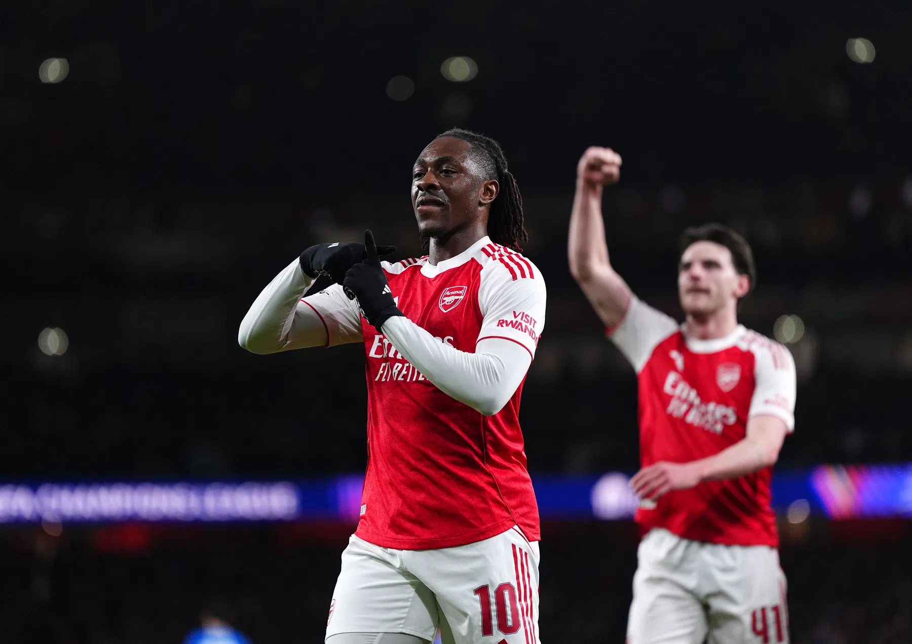 Wondergoal Eze legt basis voor simpele CL-zege van Arsenal op Leverkusen