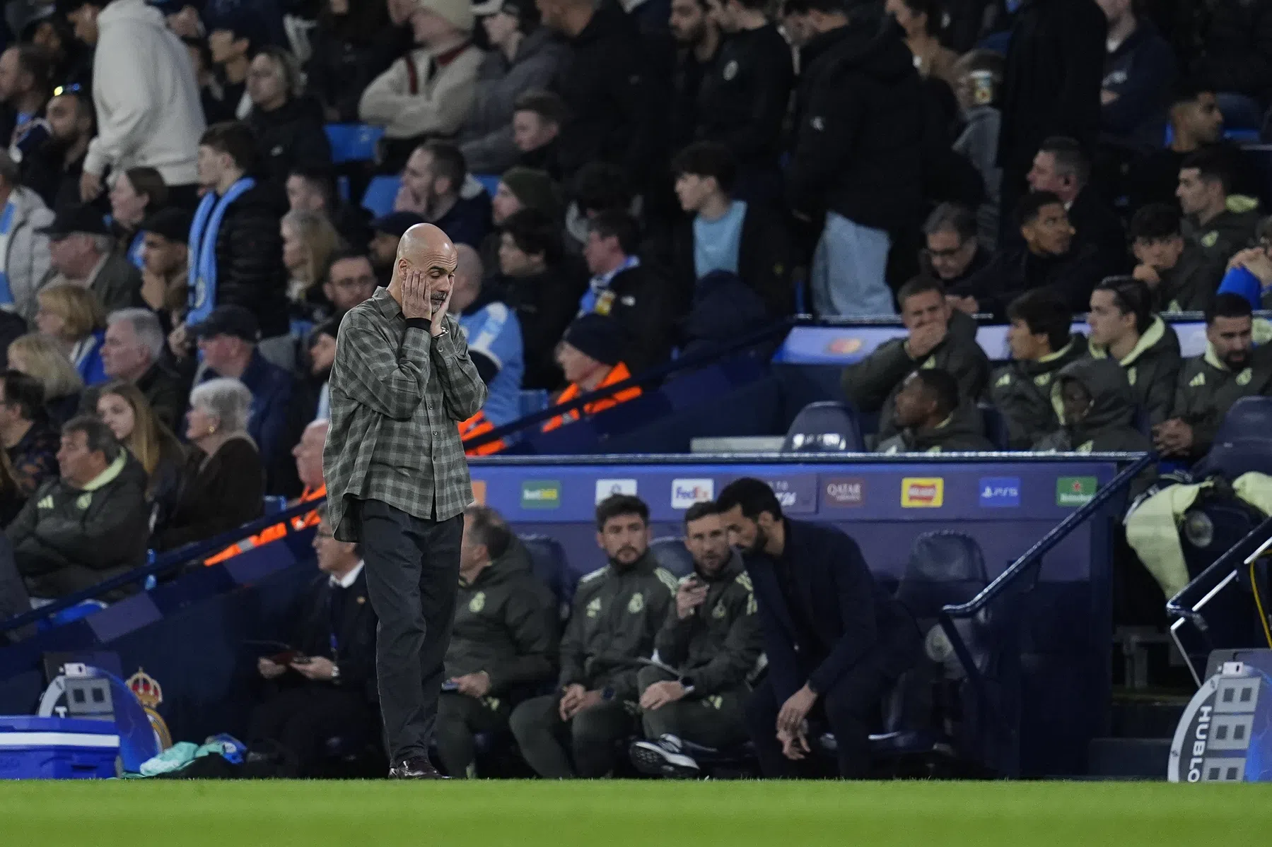 Guardiola na CL-exit: 'We zijn nog steeds geen volmaakt team'