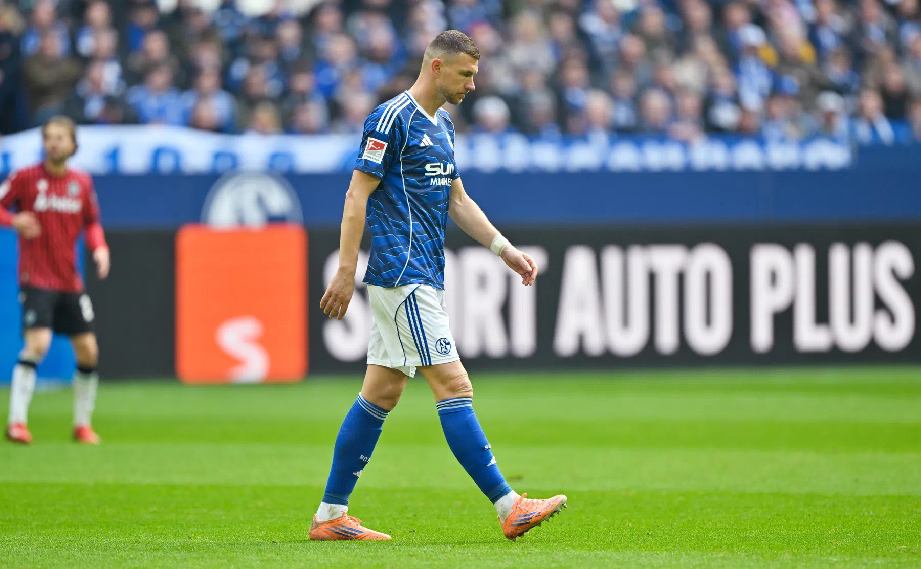 Schorsing Dzeko gehalveerd na beroep, wel flinke boete voor ervaren spits