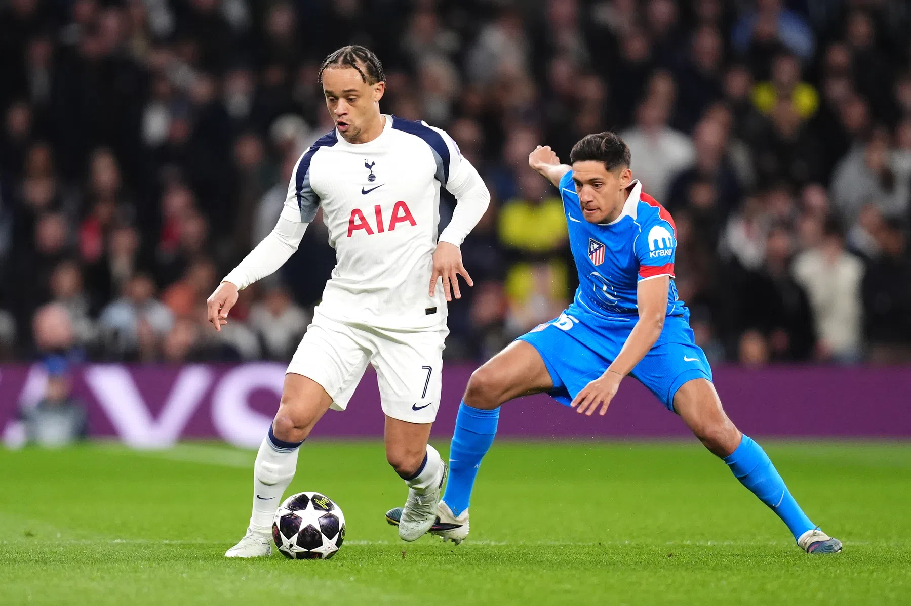 Dubbelslag Simons komt te laat voor Spurs: Atlético door naar kwartfinale