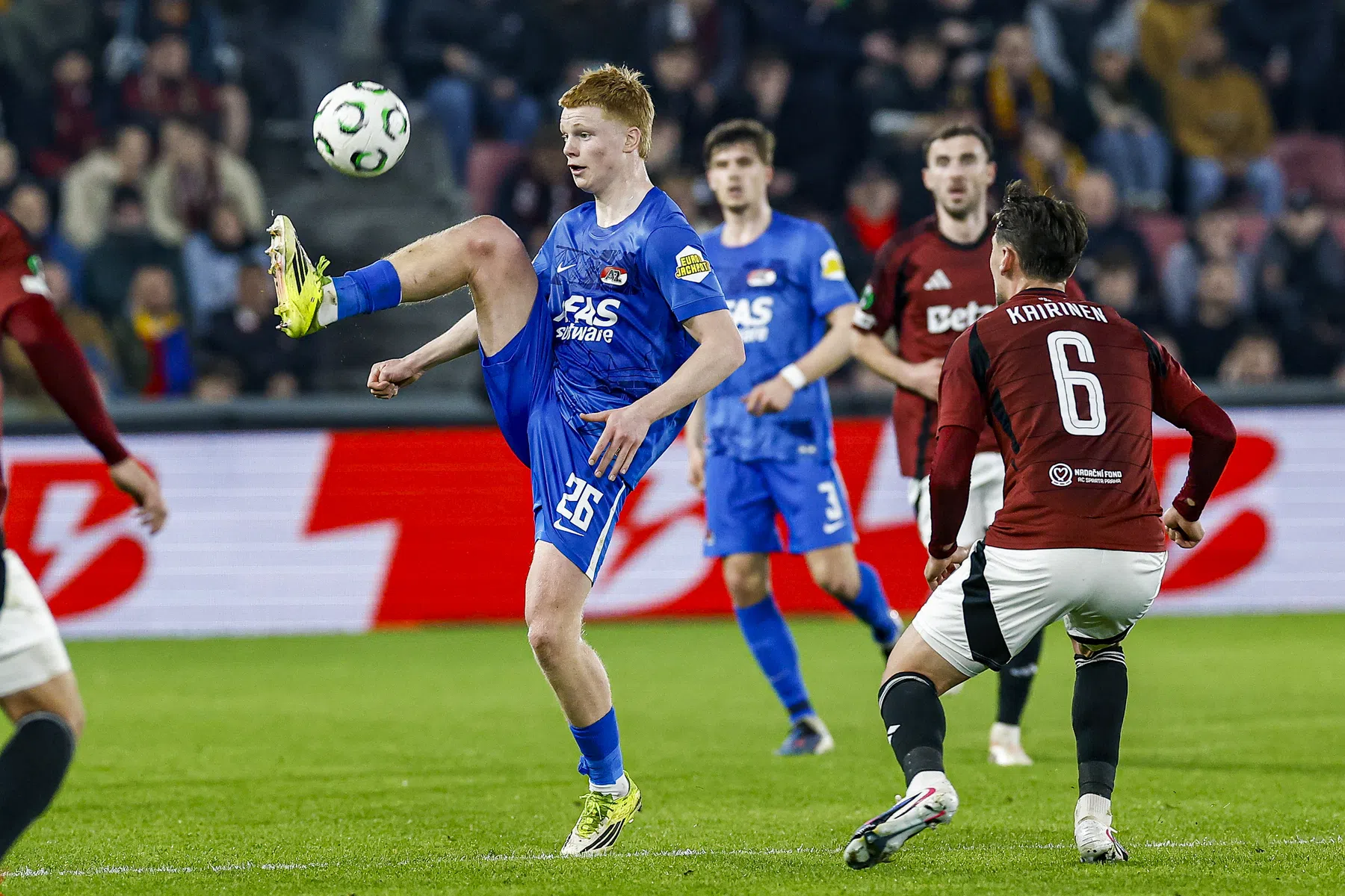 Smit gaat in op toekomst bij AZ en wacht in spanning op Oranje