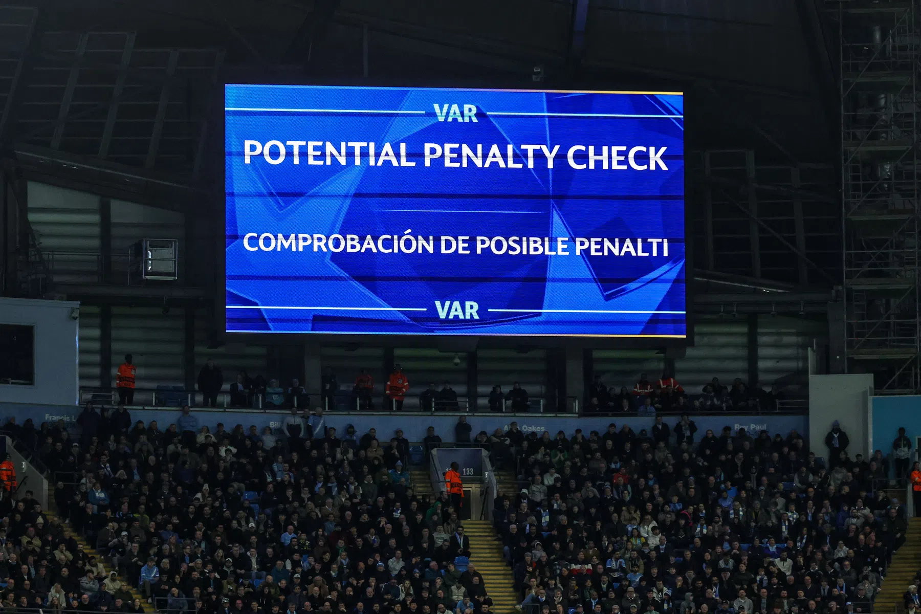 UEFA wil met VAR terug naar basis: 'We zijn doorgeslagen'
