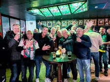 Thumbnail for article: Haagse coryfeeën vieren promotie: 'ADO-Ajax, kicken!'