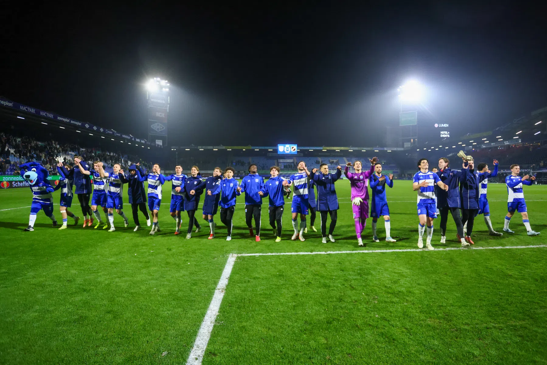 Opluchting bij 'Italiaans' PEC Zwolle: 'Het was billenknijpen' 