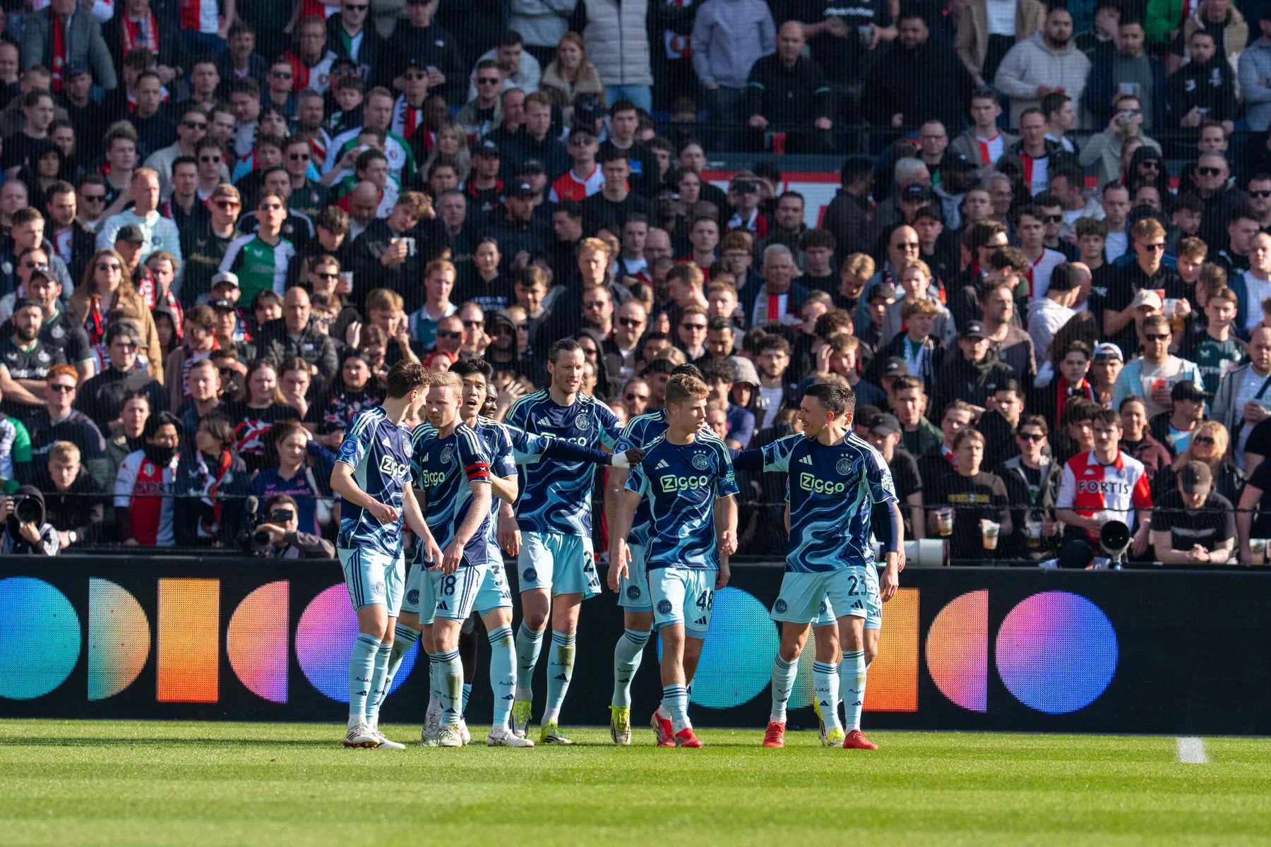 Steur maakt eerste Eredivisie-goal in De Kuip: 'Ga ik nooit meer vergeten'