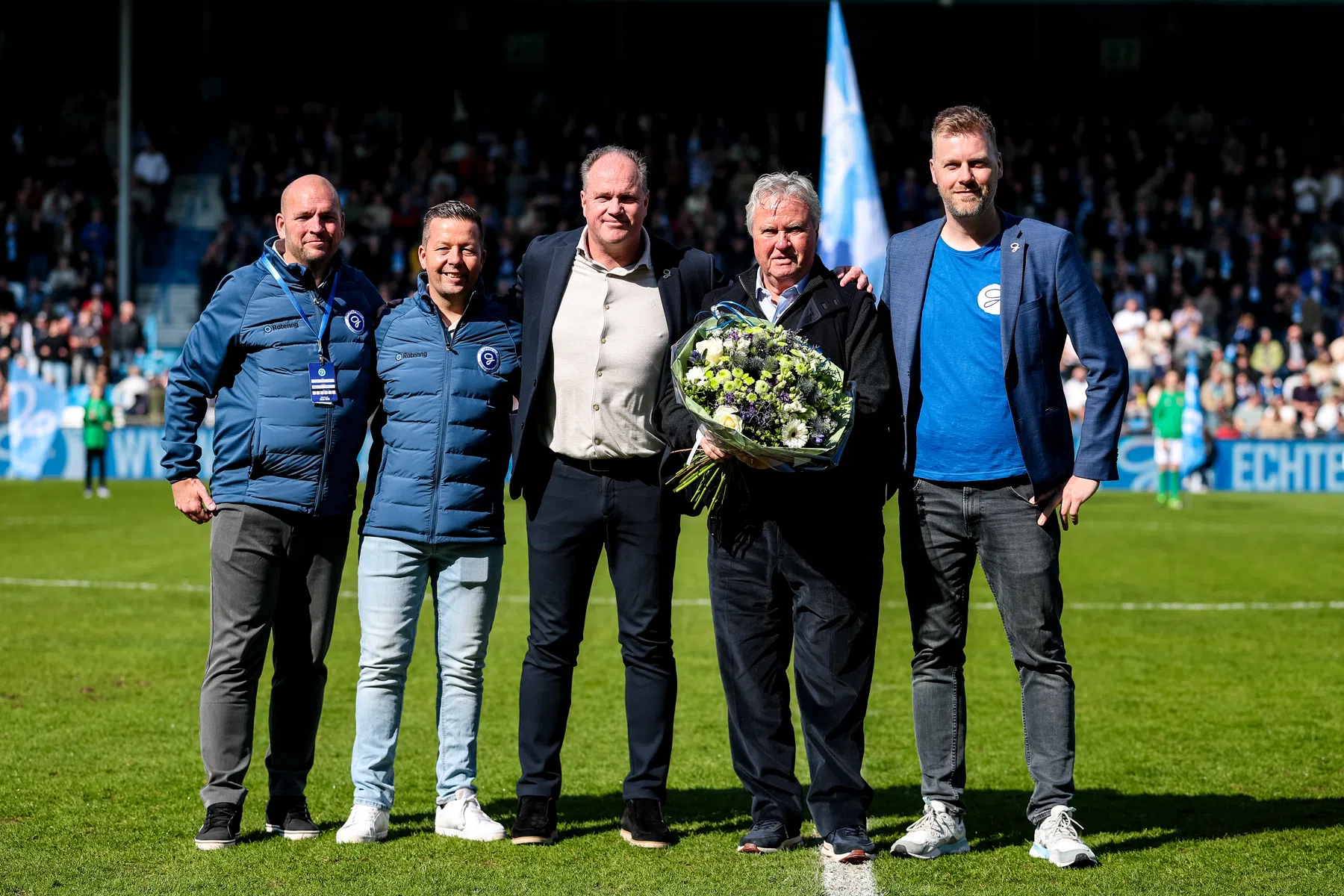 Hiddink benoemd tot erelid De Graafschap: 'Dat emotioneert je toch'