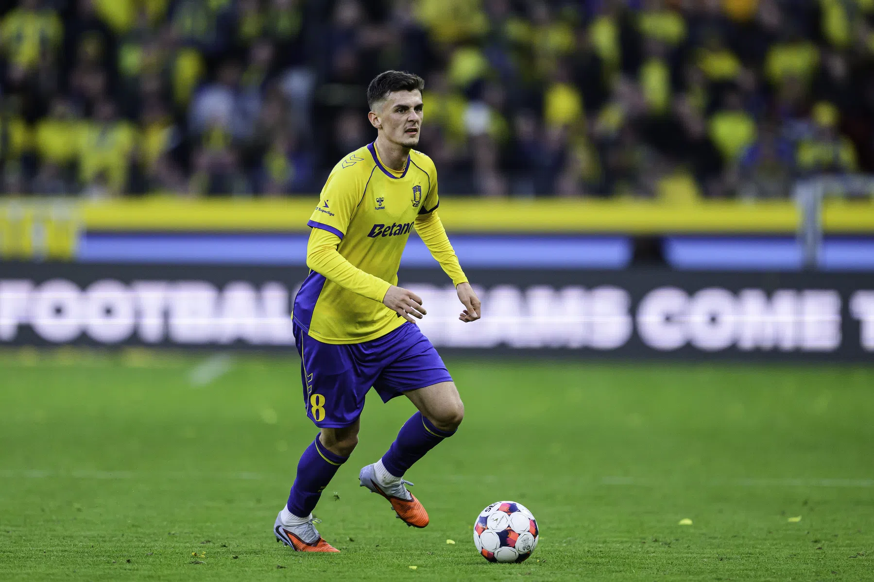 'Tahirovic zegt sorry tegen Brondby-trainer na uitlatingen bondscoach'