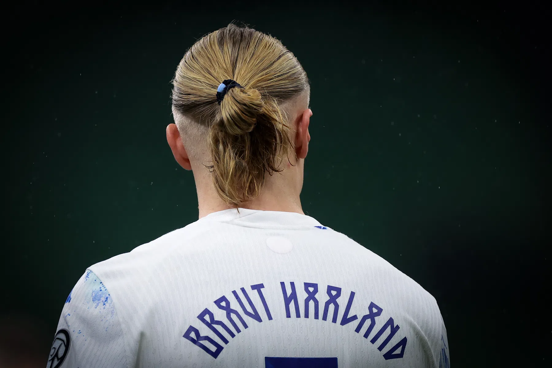 Haaland breekt record met aankoop historisch boek