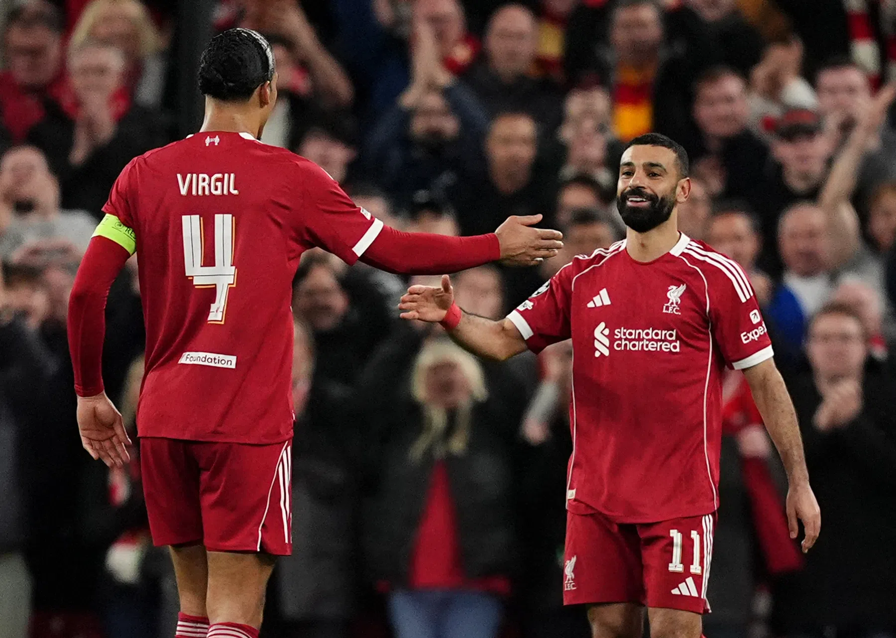 Diepe buiging van Engelse media voor Salah: 'Maar zo had het niet moeten eindigen'