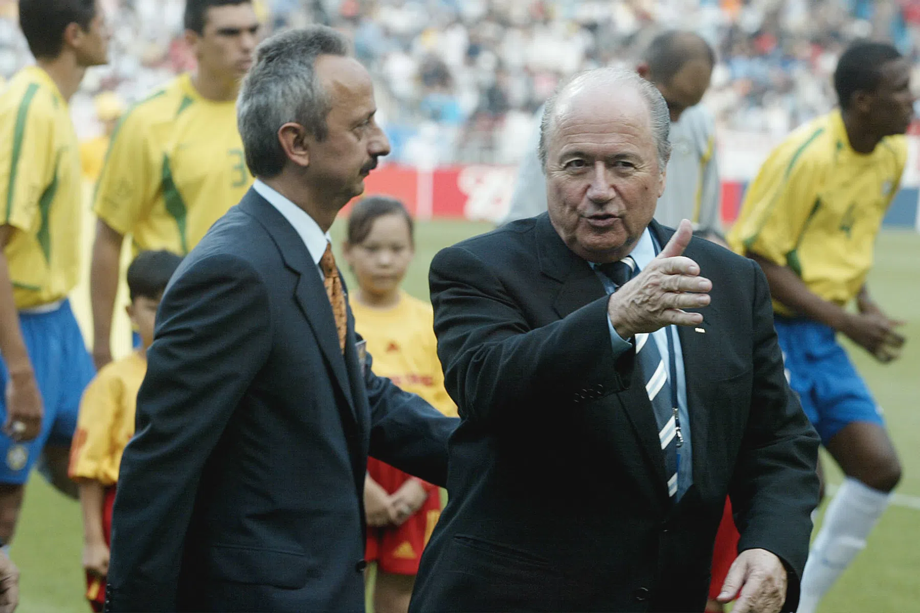 De Blatter-beslissing die zorgde voor een rode kaarten-regen