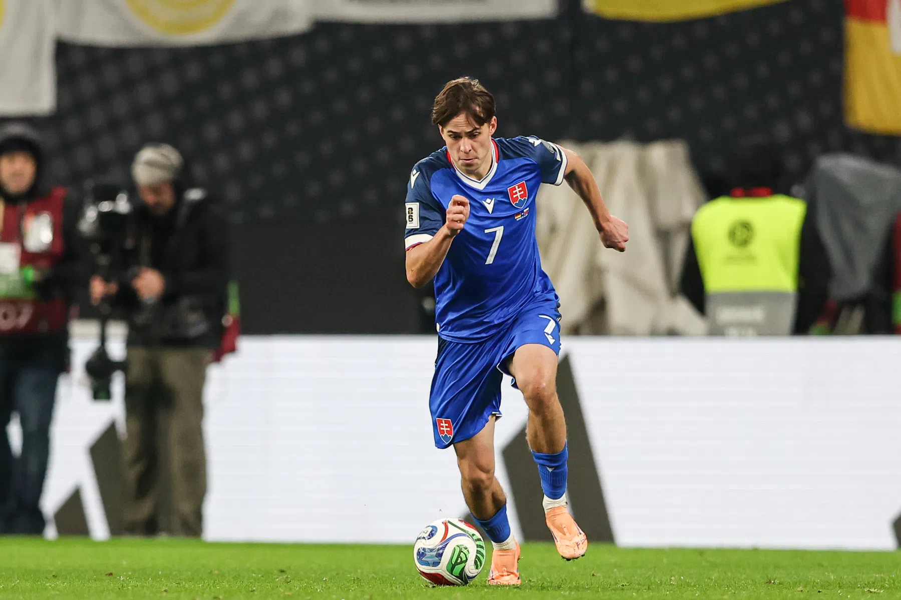 Net bij Feyenoord teruggekeerde Sauer raakt weer geblesseerd