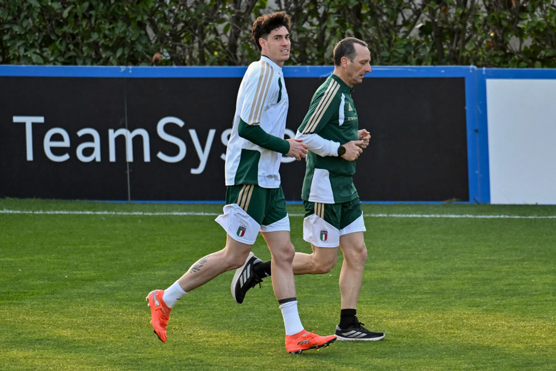 Meevaller voor Italië richting cruciale play-off om WK-ticket