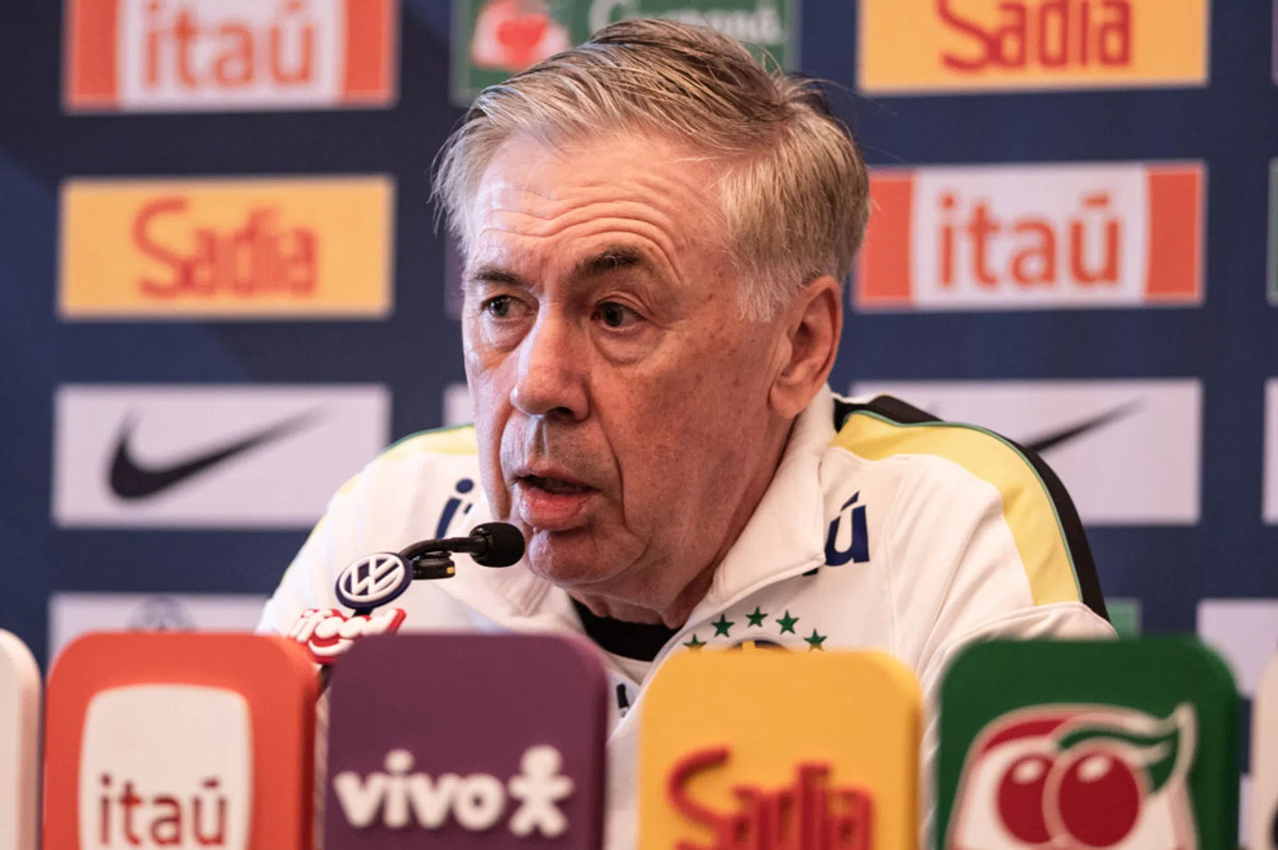 Puzzelende Ancelotti geeft opstelling Brazilië tegen Frankrijk al gedeeltelijk weg